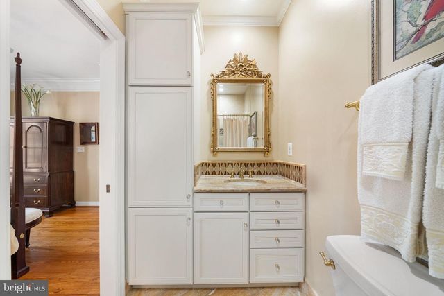 10121 RATCLIFFE MANOR DR, Fairfax, VA 22030