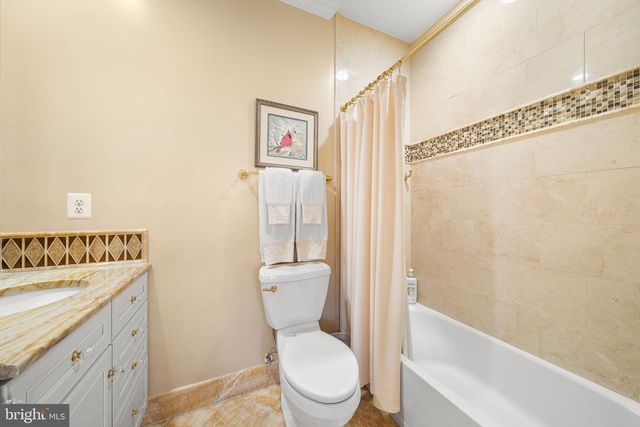 10121 RATCLIFFE MANOR DR, Fairfax, VA 22030