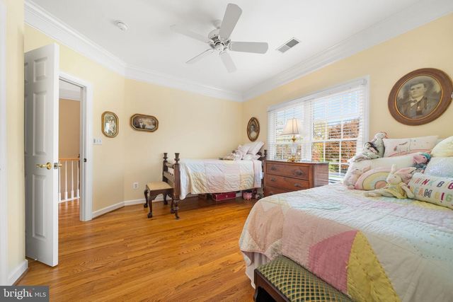 10121 RATCLIFFE MANOR DR, Fairfax, VA 22030