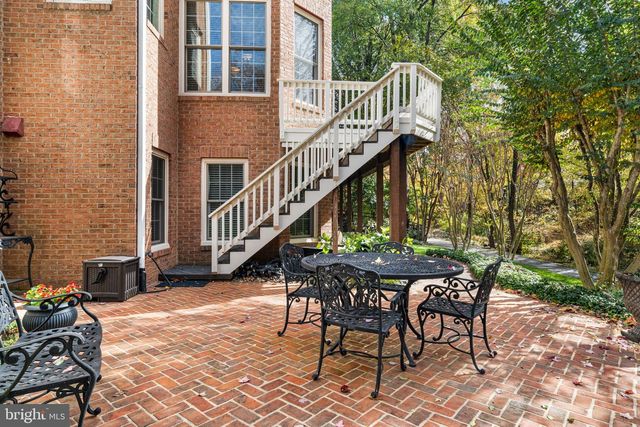 10121 RATCLIFFE MANOR DR, Fairfax, VA 22030