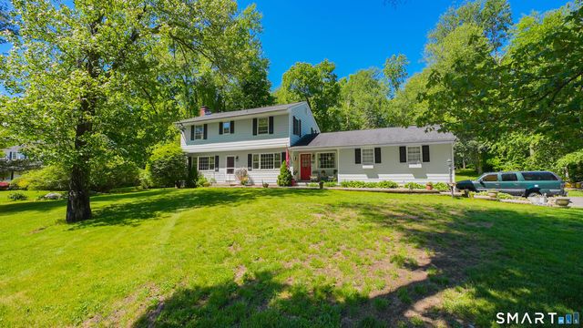 27 Powder Horn Hill, Brookfield, CT 06804