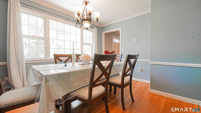 27 Powder Horn Hill, Brookfield, CT 06804
