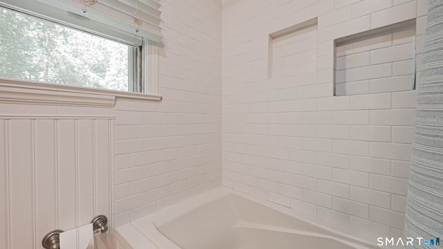 27 Powder Horn Hill, Brookfield, CT 06804