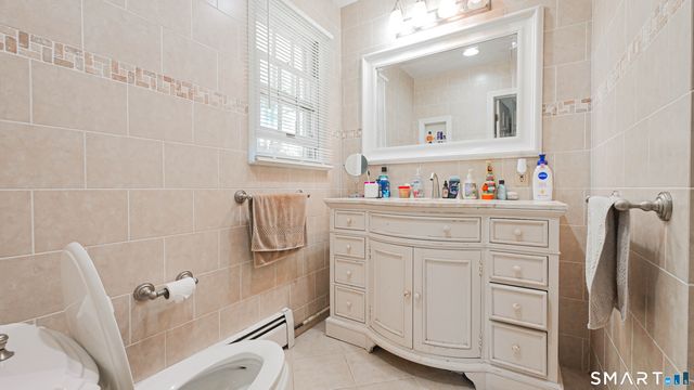 27 Powder Horn Hill, Brookfield, CT 06804