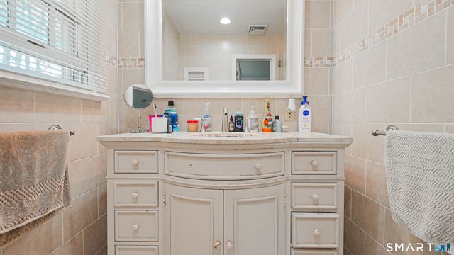 27 Powder Horn Hill, Brookfield, CT 06804