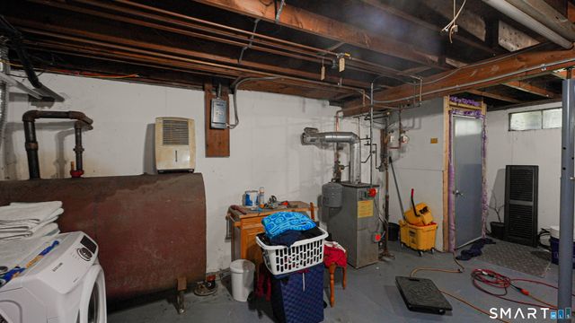 27 Powder Horn Hill, Brookfield, CT 06804