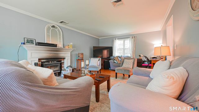 27 Powder Horn Hill, Brookfield, CT 06804