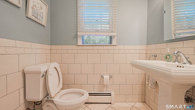 27 Powder Horn Hill, Brookfield, CT 06804