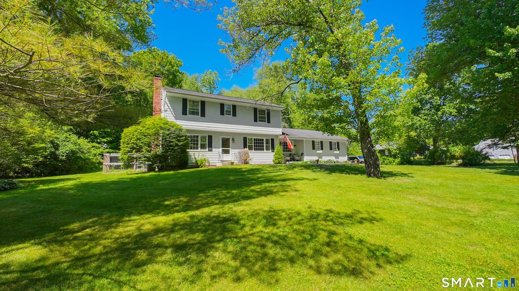 27 Powder Horn Hill, Brookfield, CT 06804