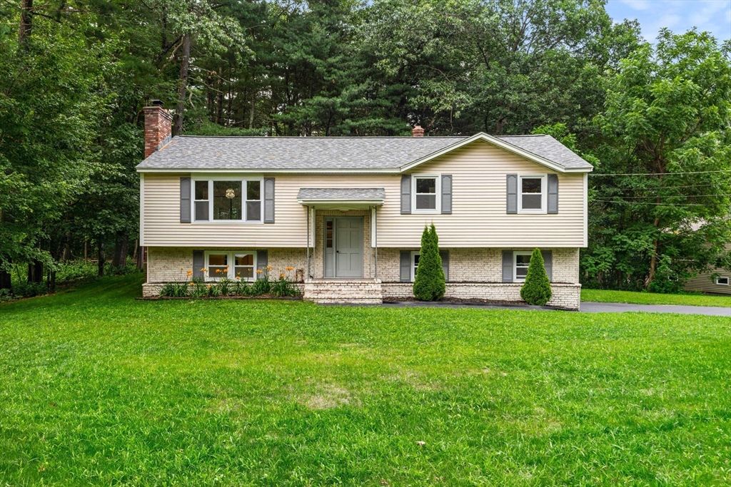 67 Wagon Wheel Rd, Dracut, MA 01826