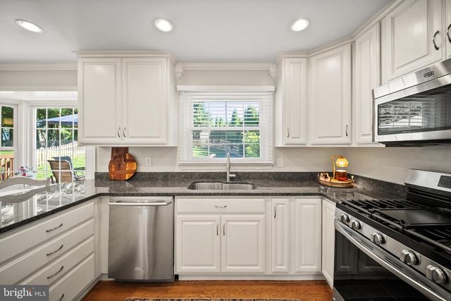 8190 LONE OAK CT, Manassas, VA 20111