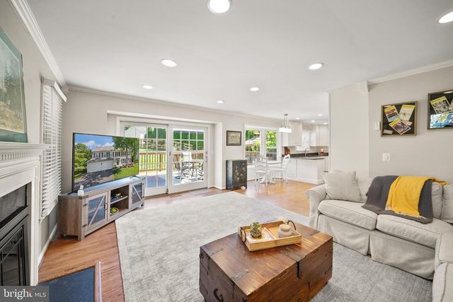 8190 LONE OAK CT, Manassas, VA 20111