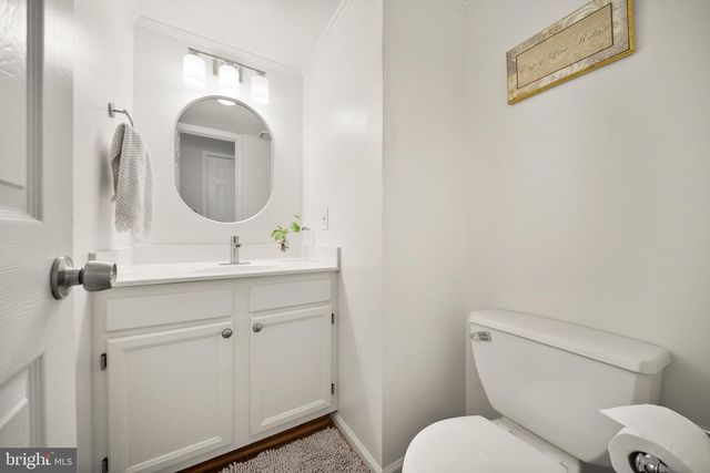 8190 LONE OAK CT, Manassas, VA 20111