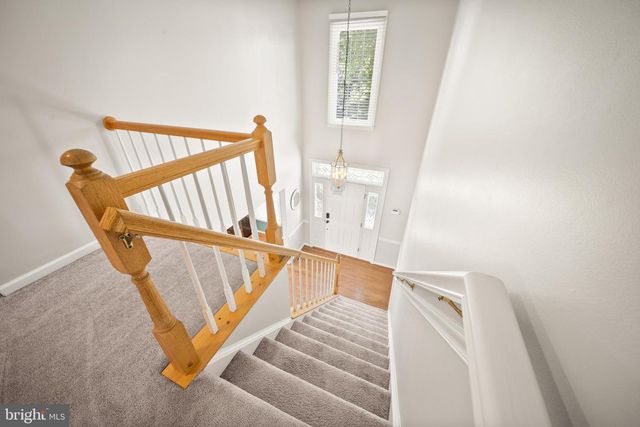 8190 LONE OAK CT, Manassas, VA 20111