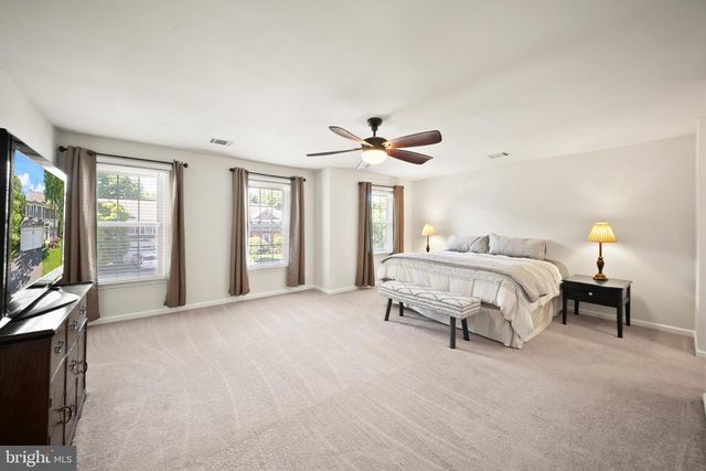 8190 LONE OAK CT, Manassas, VA 20111