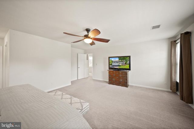 8190 LONE OAK CT, Manassas, VA 20111