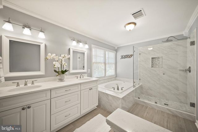 8190 LONE OAK CT, Manassas, VA 20111