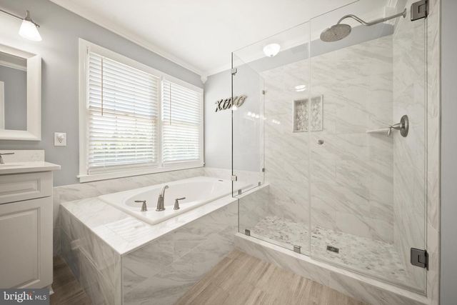 8190 LONE OAK CT, Manassas, VA 20111