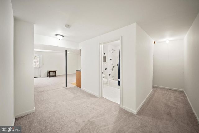 8190 LONE OAK CT, Manassas, VA 20111