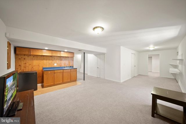 8190 LONE OAK CT, Manassas, VA 20111