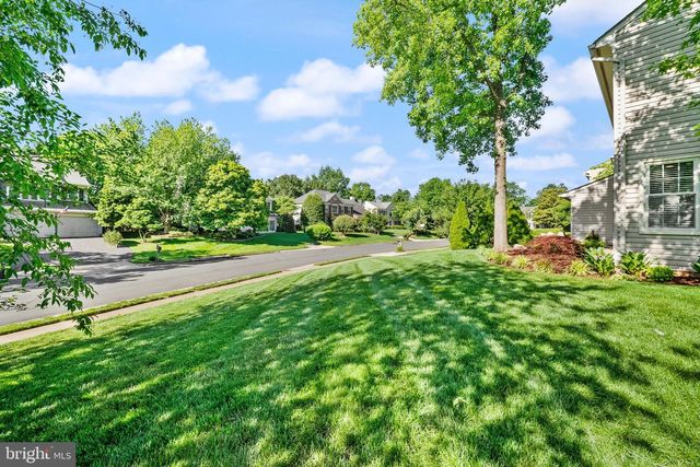8190 LONE OAK CT, Manassas, VA 20111