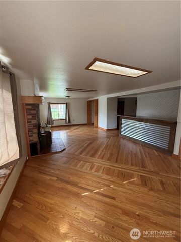 649 5th Avenue N, Okanogan, WA 98840