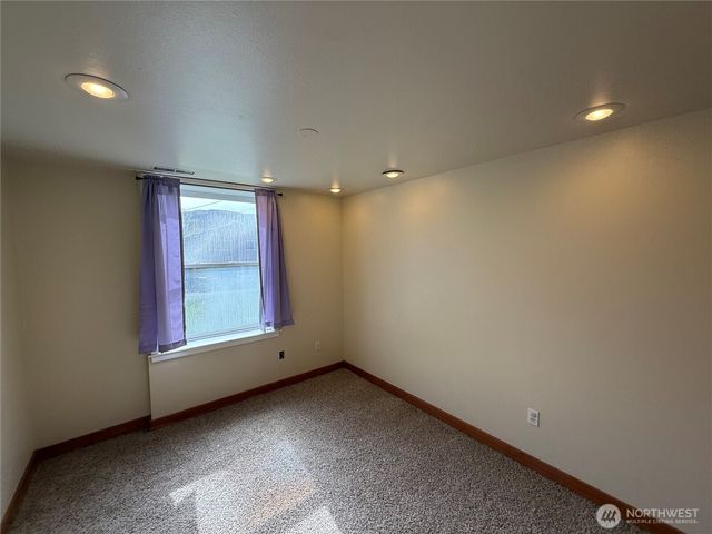 649 5th Avenue N, Okanogan, WA 98840