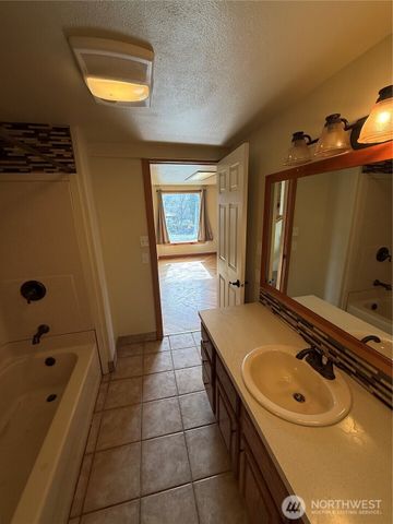 649 5th Avenue N, Okanogan, WA 98840