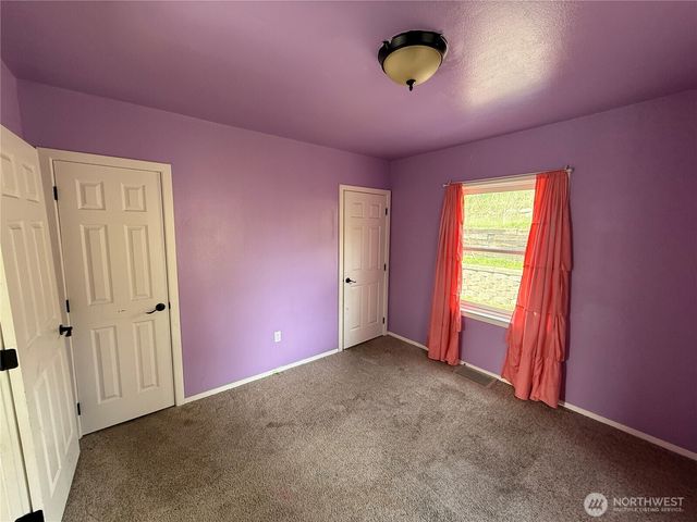 649 5th Avenue N, Okanogan, WA 98840