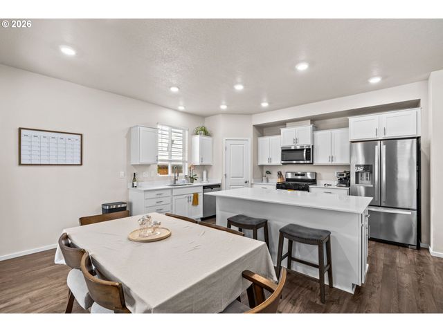 2678 26TH Loop, Springfield, OR 97477