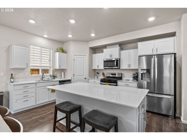 2678 26TH Loop, Springfield, OR 97477