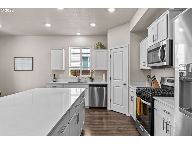 2678 26TH Loop, Springfield, OR 97477