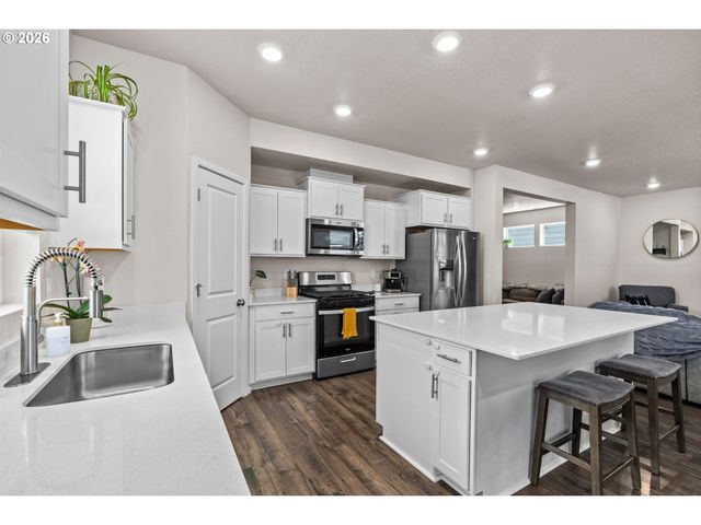 2678 26TH Loop, Springfield, OR 97477