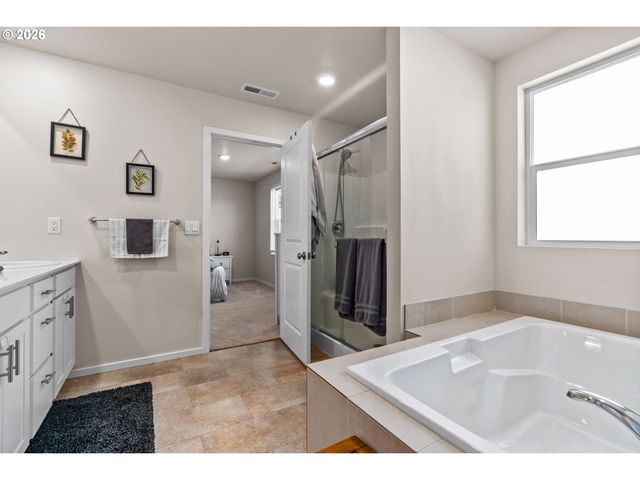 2678 26TH Loop, Springfield, OR 97477