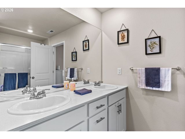 2678 26TH Loop, Springfield, OR 97477