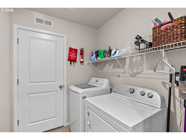 2678 26TH Loop, Springfield, OR 97477