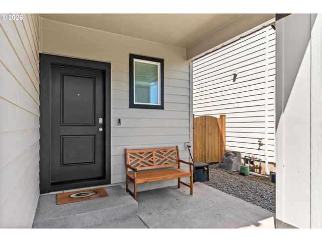 2678 26TH Loop, Springfield, OR 97477