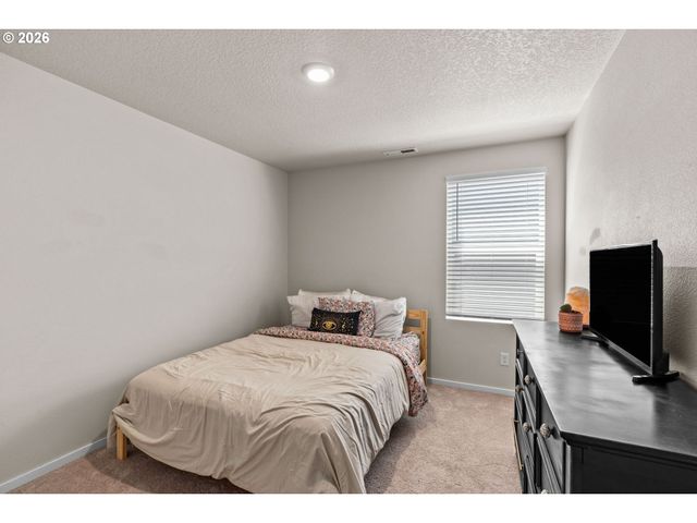 2678 26TH Loop, Springfield, OR 97477