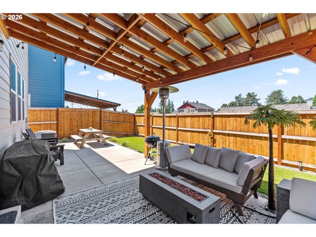 2678 26TH Loop, Springfield, OR 97477