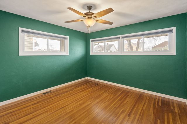 2423 32nd Street, Moline, IL 61265