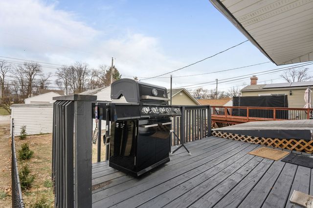 2423 32nd Street, Moline, IL 61265