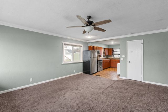 2423 32nd Street, Moline, IL 61265