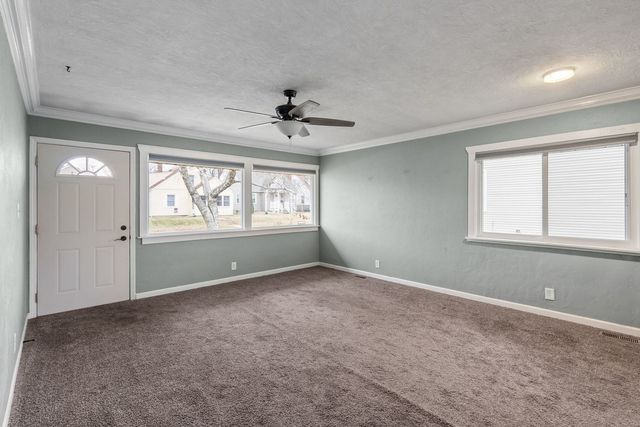 2423 32nd Street, Moline, IL 61265