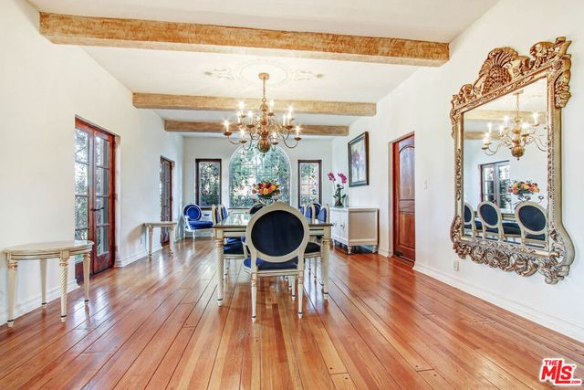 725 N FOOTHILL Road, Beverly Hills, CA 90210