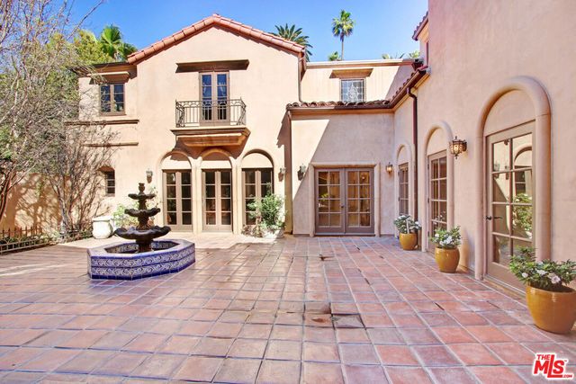 725 N FOOTHILL Road, Beverly Hills, CA 90210