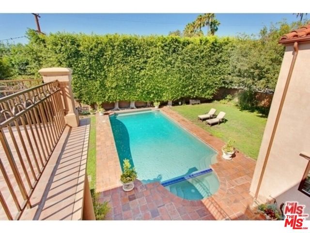 725 N FOOTHILL Road, Beverly Hills, CA 90210