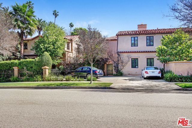 725 N FOOTHILL Road, Beverly Hills, CA 90210