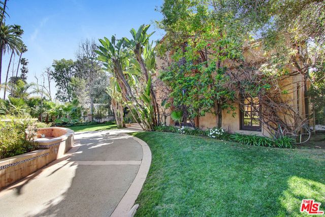 725 N FOOTHILL Road, Beverly Hills, CA 90210