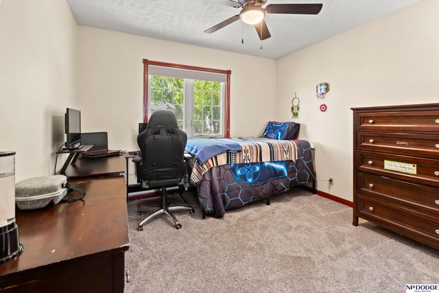 5021 S 149 Street, Omaha, NE 68137
