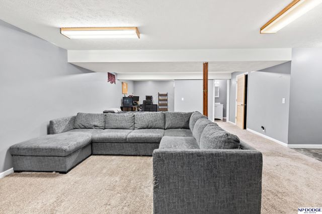 5021 S 149 Street, Omaha, NE 68137